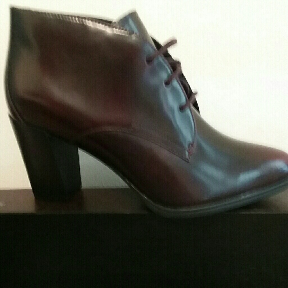 Brand new size 9 Clarks Kadri Alexa shoes